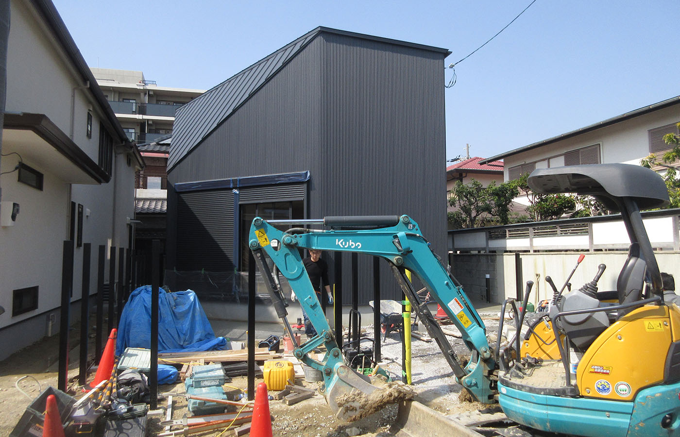 外構工事｜吹抜けと斜めが特徴的な茨木の住宅